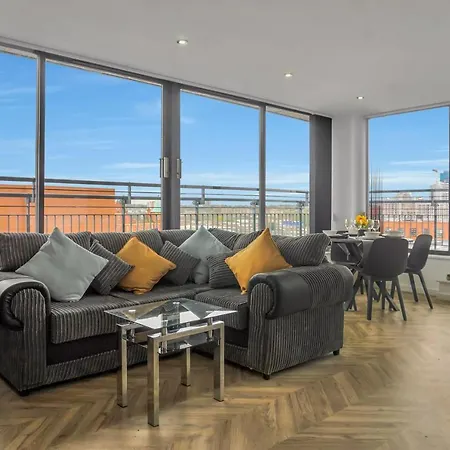 Penthouse - Amazing City Skyline Views - Free Parking - Balcony - Utilita Arena - New St Station - Bullring Shopping Birmingham Exterior photo