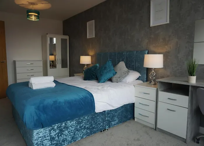 Penthouse - Amazing City Skyline Views - Free Parking - Balcony - Utilita Arena - New St Station - Bullring Shopping