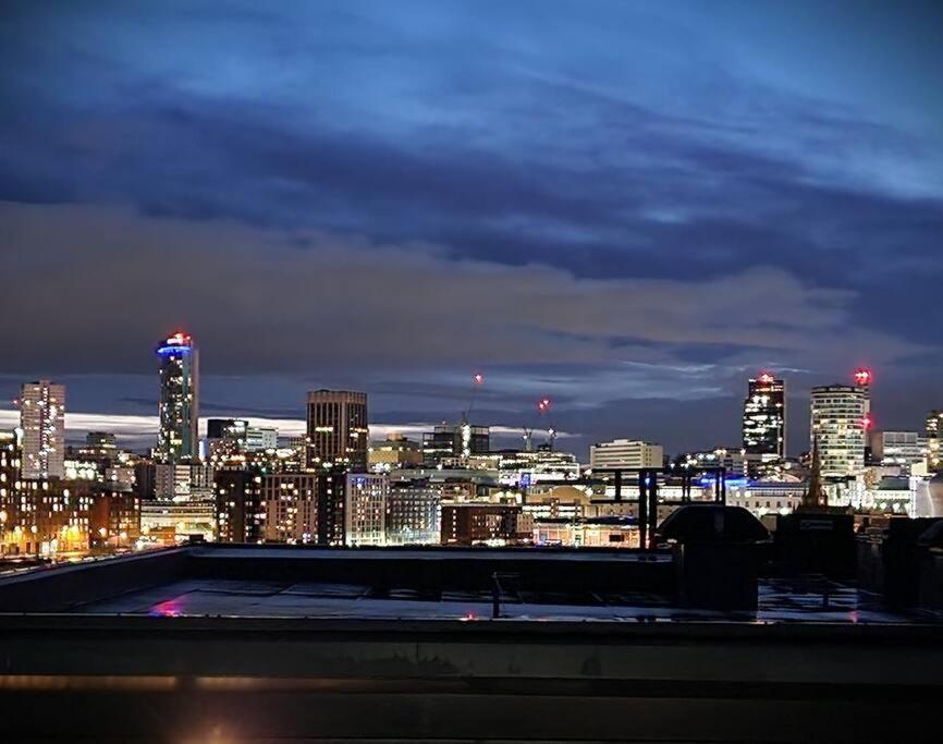 Penthouse - Amazing Skyline Views - Free Parking - Balcony - Utilita Arena - New St Station - Bullring Shopping Appartement